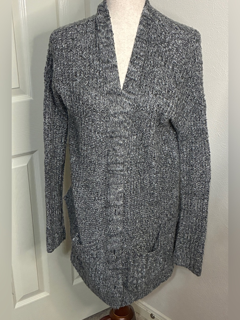 Abercrombie & Fitch Gray Marled Knit Cardigan Sweater – Size M/L casual Comfy